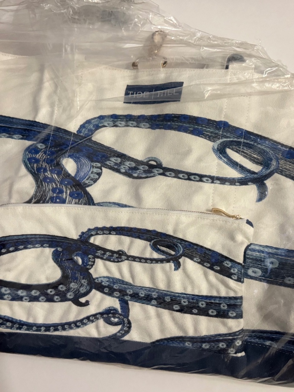 Octopus Embroidered Tote Bag & Matching Wristlet - Picture 2 of 6